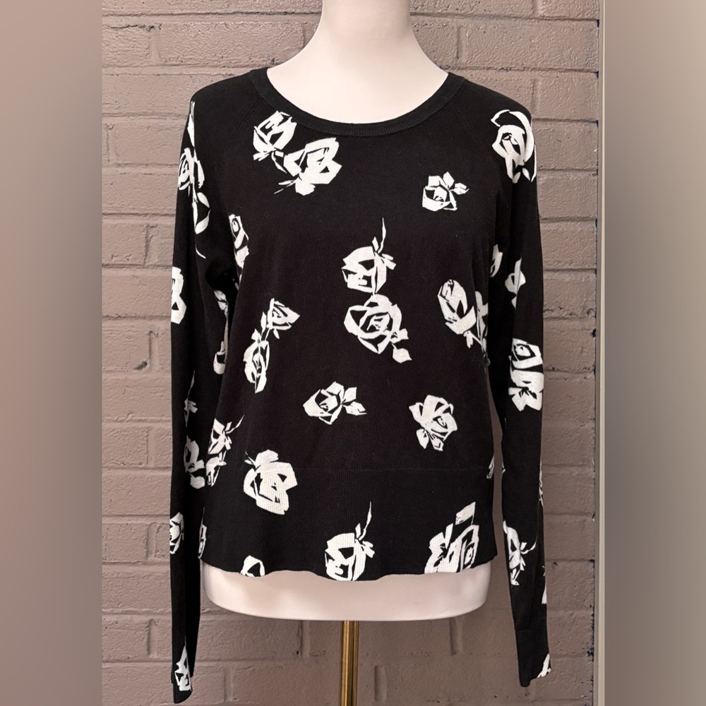 Sanctuary Black and White Rose Pop Sweater M